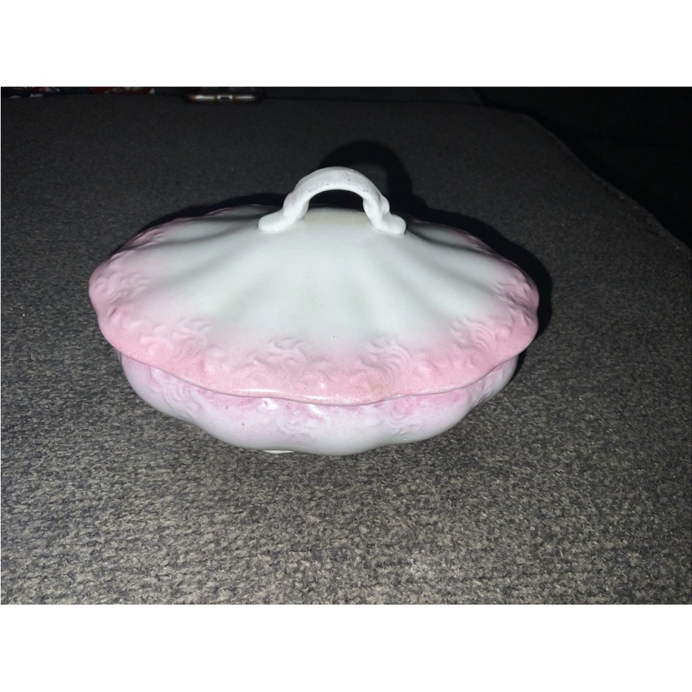 Royal Ironstone China Alfred Meakin Made In England Pink Bowl with Lid 5.5” X 4”